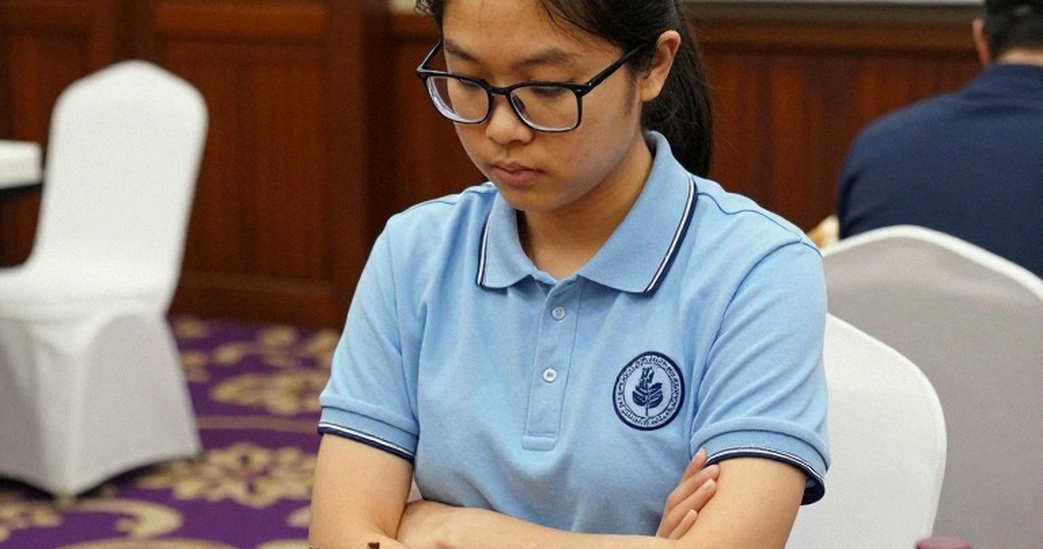 Erdogmus 2716: Đường cong tuổi và bài toán 2900 không có lời giải sớm